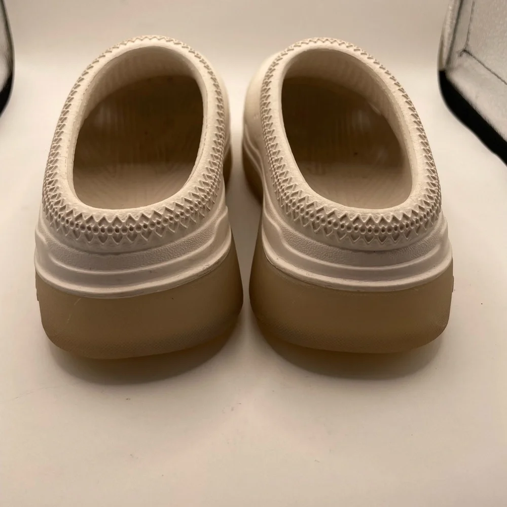 UGG Tamsan Sport girls white clogs size 10 toddler